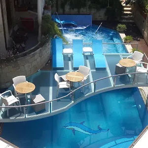 https://giannis-foteini-afitos.hotelschalkidiki.net
